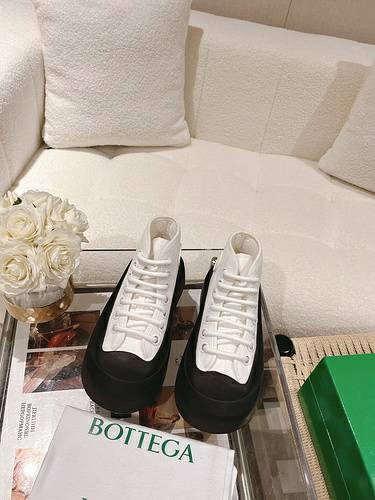 Picture of Bottega Veneta Shoes Women _SKUfw136406405fw